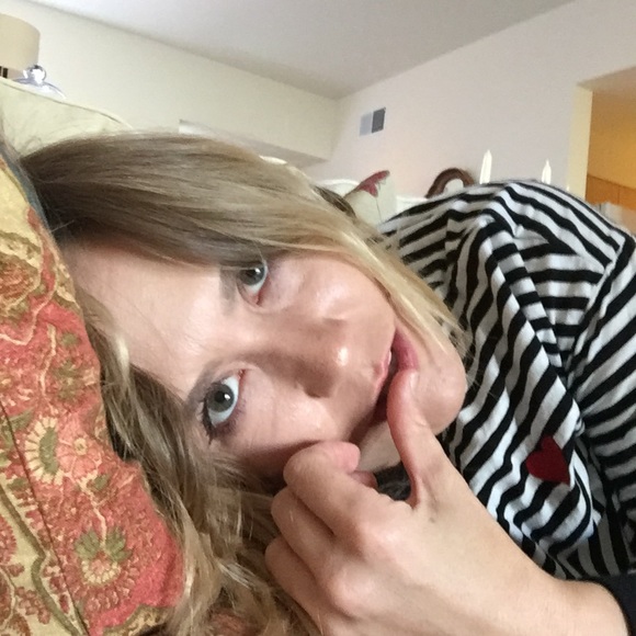 Meet your Posher, Claudia - Picture 1 of 1